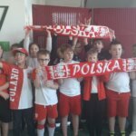 Biało- czerwona kl.3c kibicuje polskiej reprezentacji.