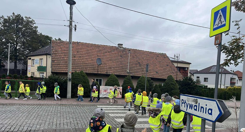 Read more about the article „Bezpieczna droga przedszkolaków na spotkanie z autorką książek dla dzieci”