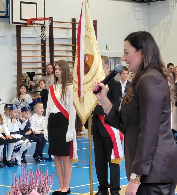 Pani Burmistrz przemawia do pierwszoklasistów