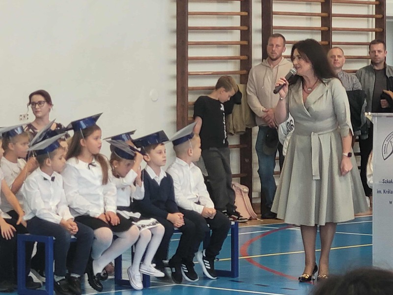 Pani Dyrektor przemawia podczas ślubowania