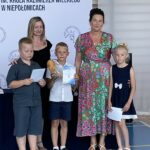 Wręczenie nagród za udział klas w Dniu Sportu.