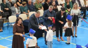 Read more about the article Ślubowanie uczniów klas pierwszych